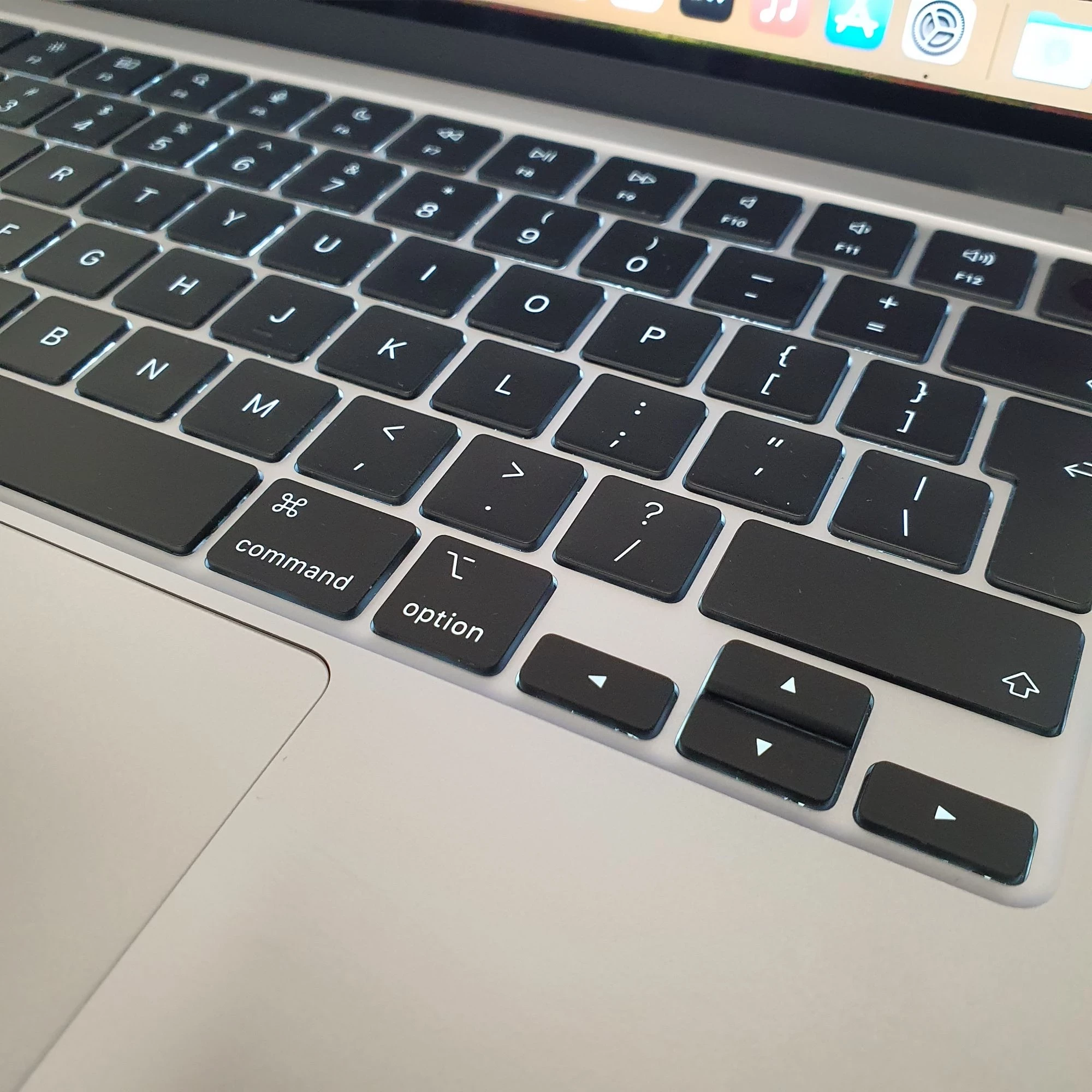 laptop-apple-macbook-air-m3-a3113-2024-136-retina-m3-16gb-ram-256gb-ssd-system-operacyjny-201865-1024