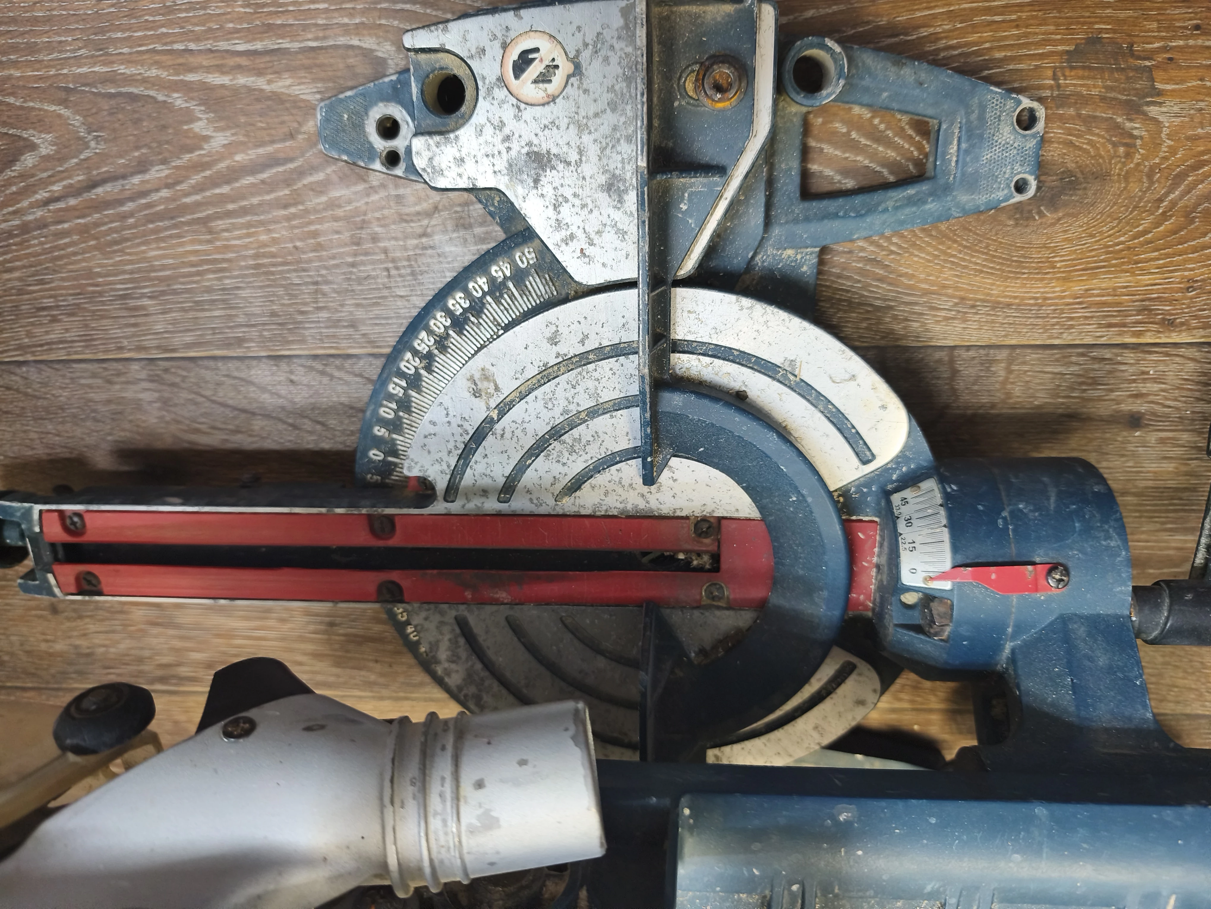 pila-ukosna-bosch-gcm-8-s-uszkodzona-ean-gtin-3165140654364