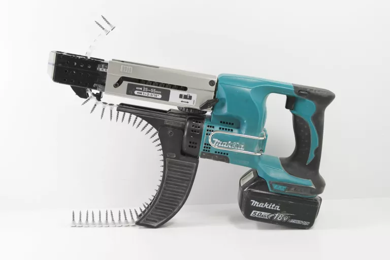 MAKITA WKRĘTARKA Z MAGAZYNKIEM DFR550