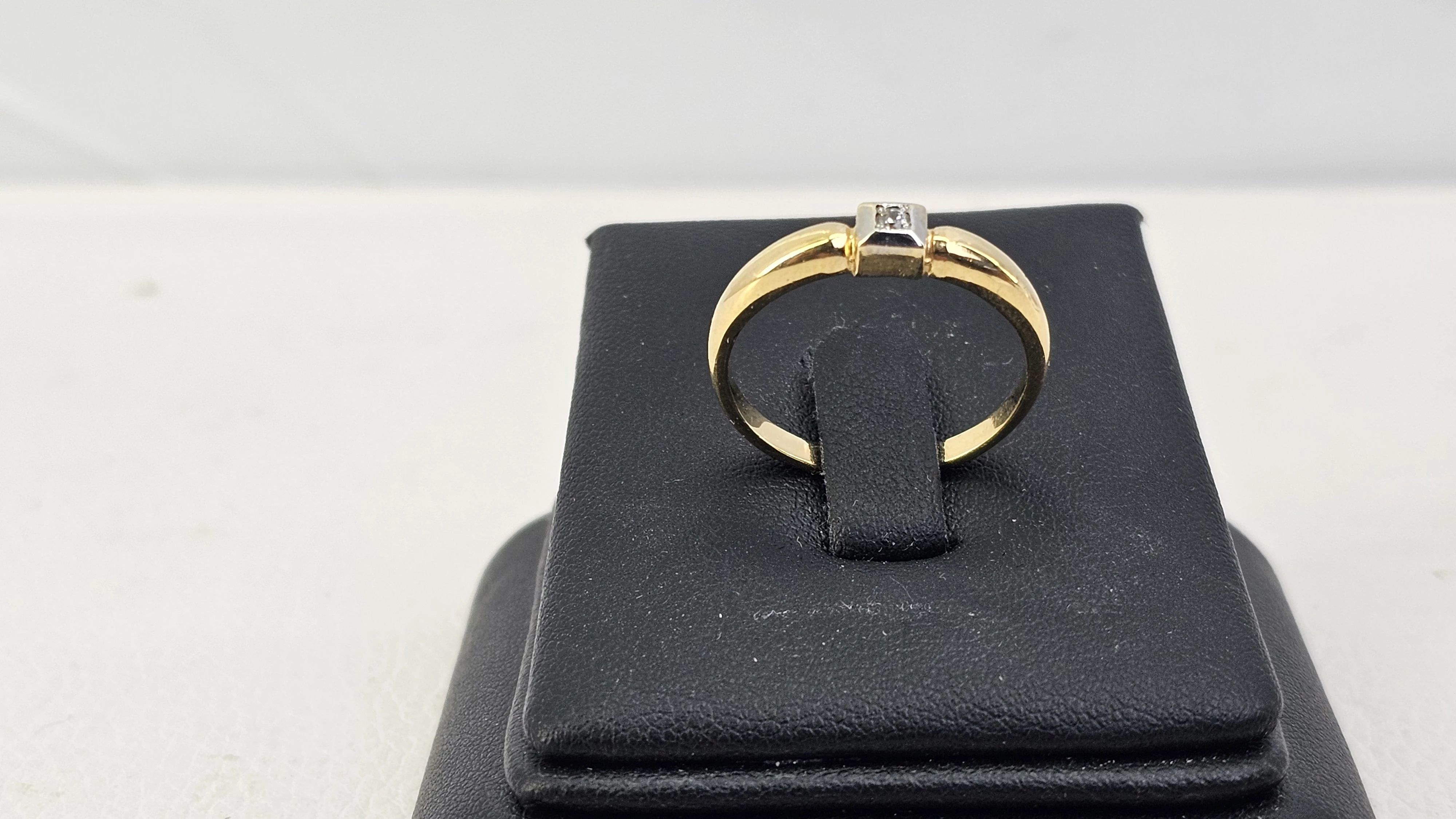 zloty-pierscionek-z-cyrkonia-585-290-g-kamien-17088-4194304