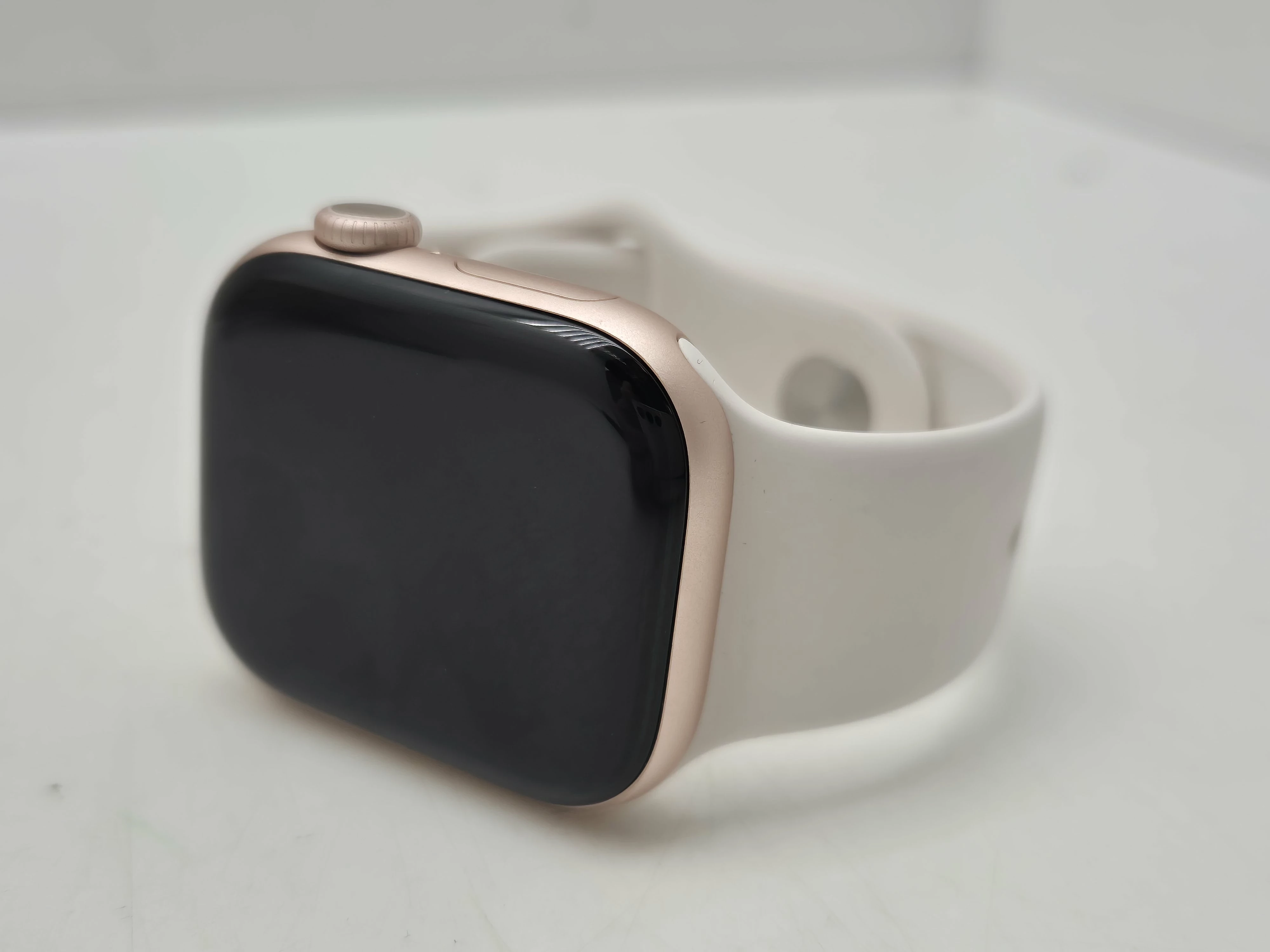apple-watch-series-9-gps-42mm-zloty-icloud-ean-gtin-0195949029462