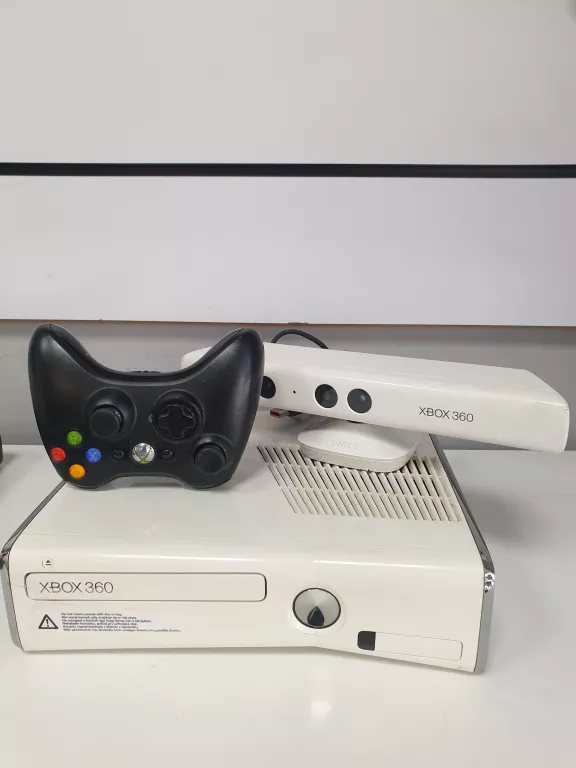 KONSOLA XBOX 360 120GB - PAD, 3 GRY, KAMERA, OKABLOWANIE