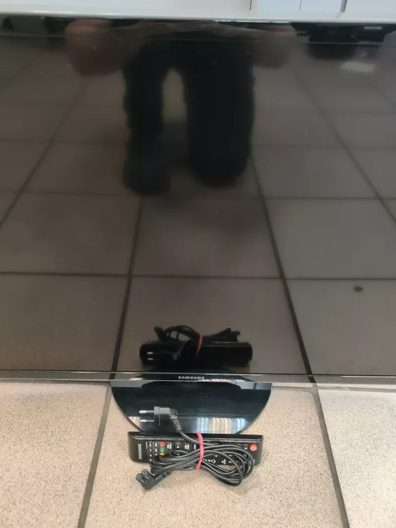 TELEWIZOR SAMSUNG UE32F4000AW + PILOT