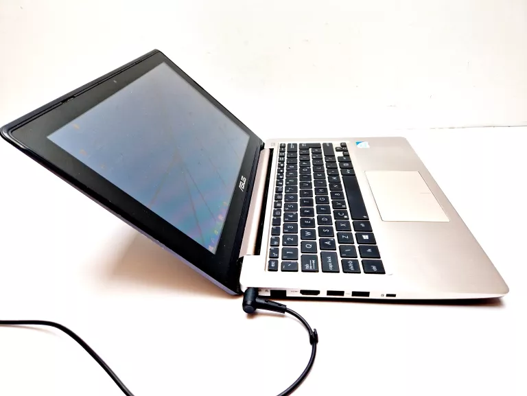 LAPTOP ASUS MINI DOTYKOWY EKRAN /WIN8/4/250GB INTEL PENTIUM CPU 987