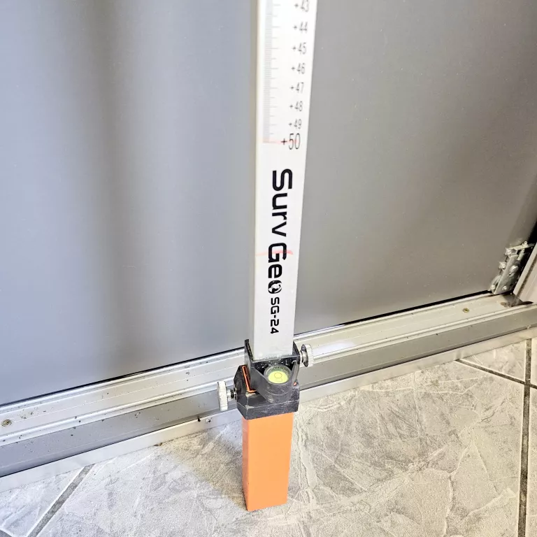 ŁATA LASEROWA DO NIWELATORA LASEROWEGO - SURVGEO 2,4 M