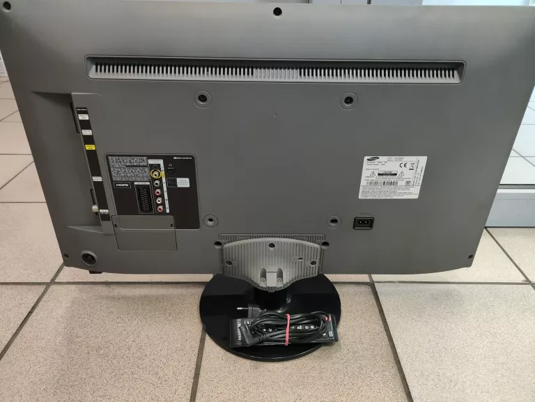 TELEWIZOR SAMSUNG UE32F4000AW + PILOT