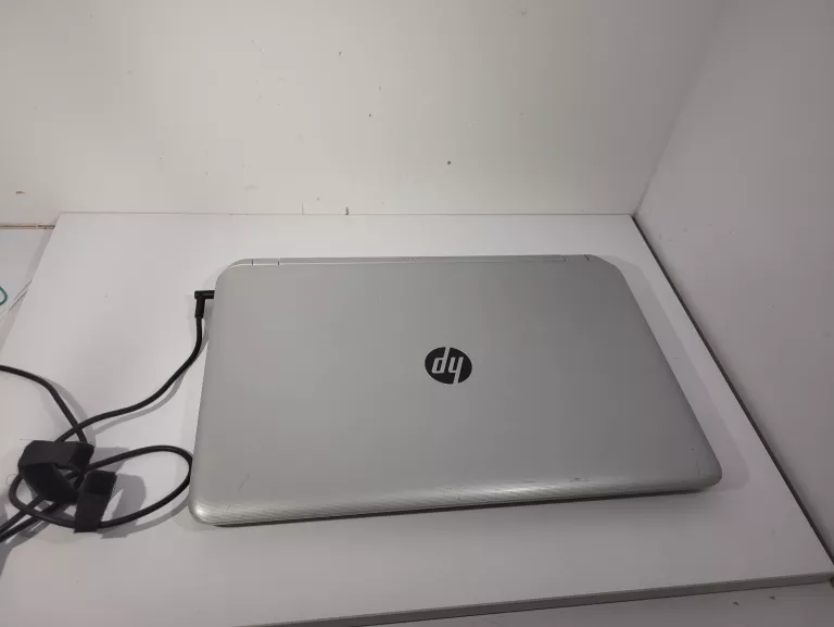 LAPTOP HP PAVILION 8GB RAM AMD A8 WIN 10 HDD500GB