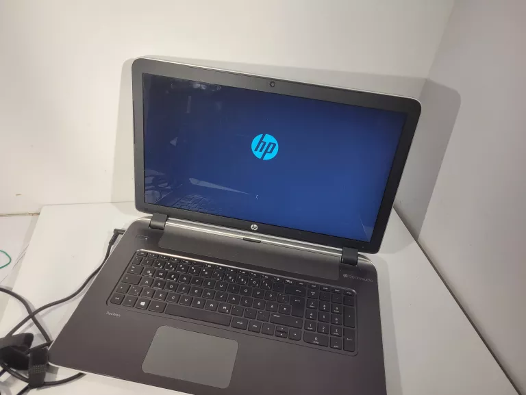 LAPTOP HP PAVILION 8GB RAM AMD A8 WIN 10 HDD500GB