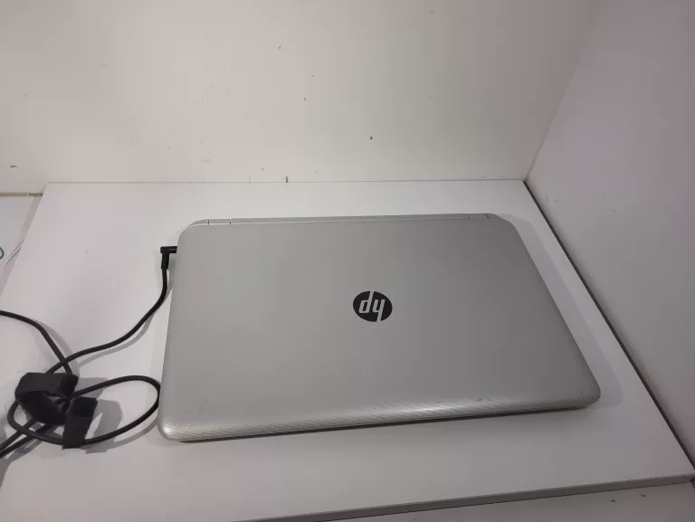 LAPTOP HP PAVILION 8GB RAM AMD A8 WIN 10 HDD500GB