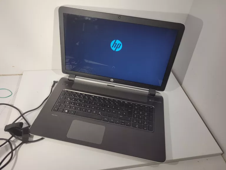 LAPTOP HP PAVILION 8GB RAM AMD A8 WIN 10 HDD500GB