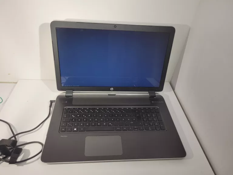 LAPTOP HP PAVILION 8GB RAM AMD A8 WIN 10 HDD500GB