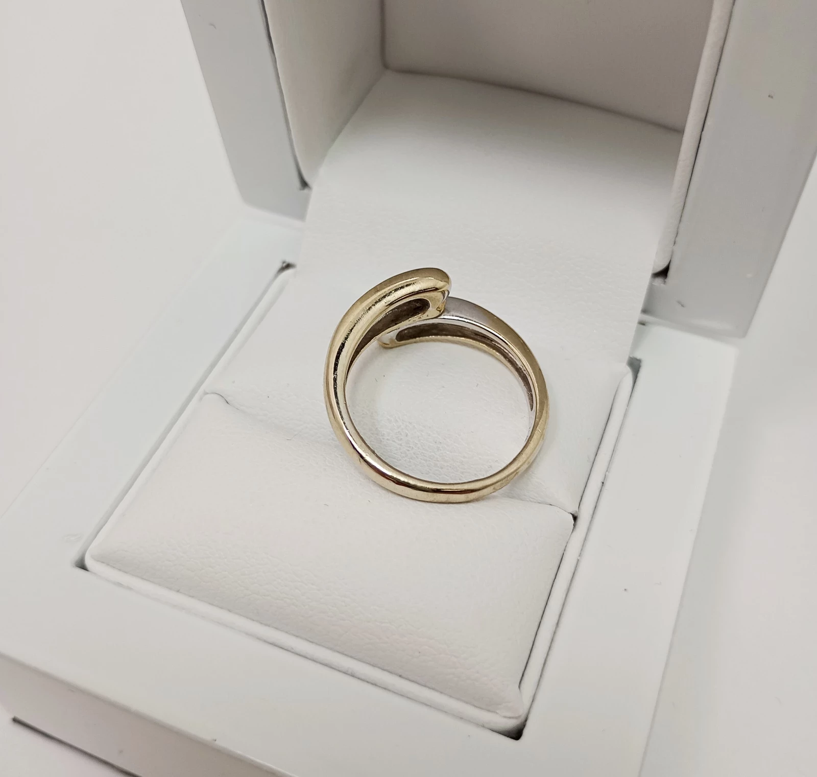 pierscinek-z-brylantem-750-462g-012ct-13r-okazja-material-15835-2