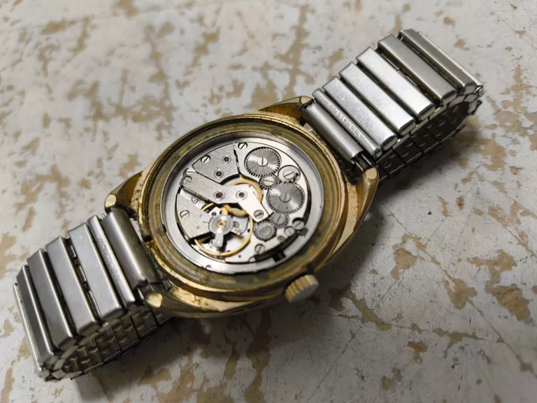 ZEGAREK SLAVA 26 JEWELS