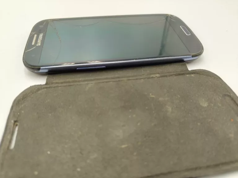 TELEFON SAMSUNG SAMSUNG GALAXY S III GT-I9305 MOCNO ZBITY