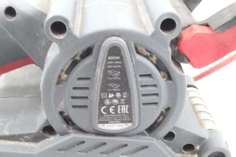 GRAPHITE SZLIFIERKA TAŚMOWA CZOŁG 800W