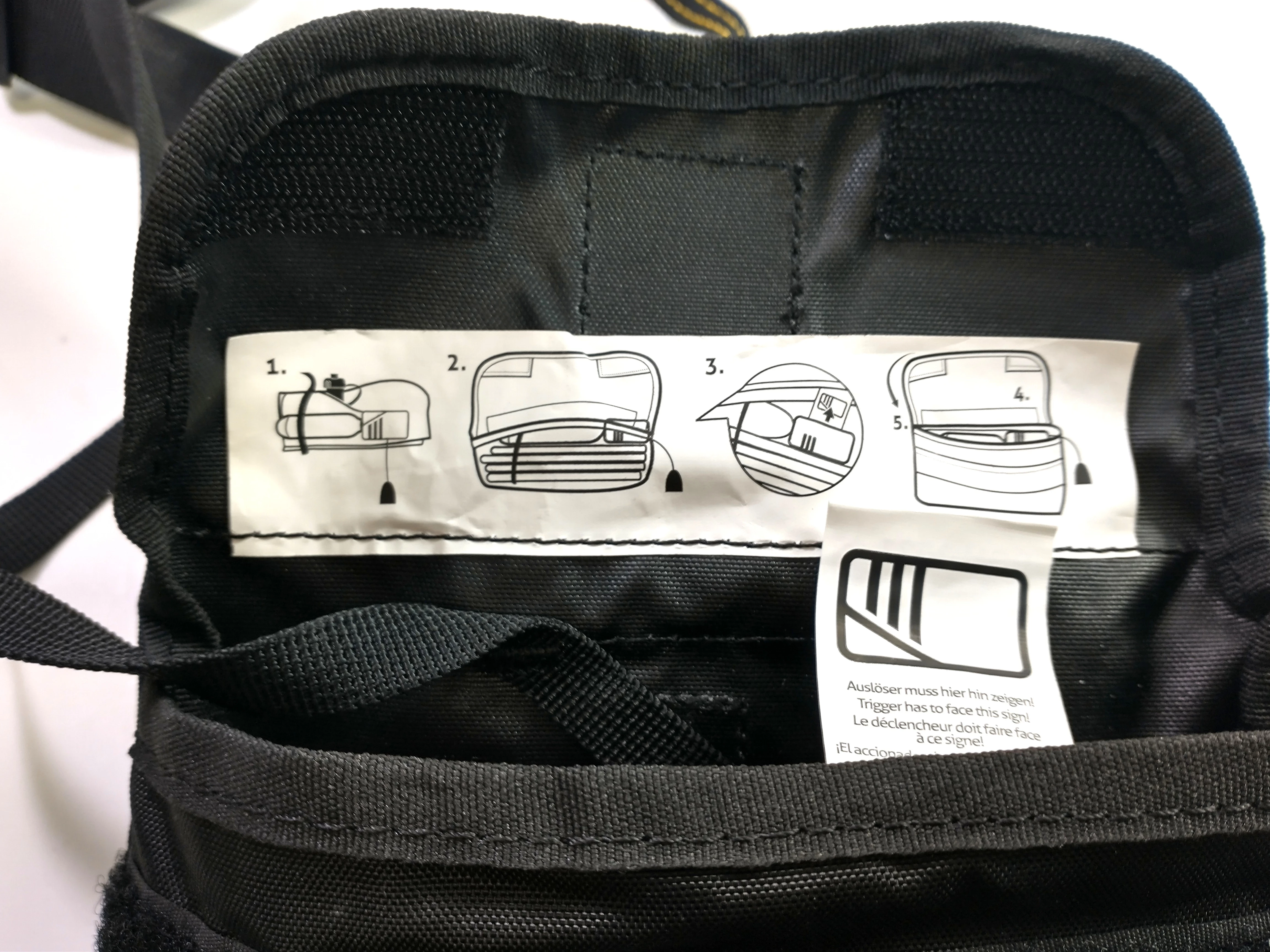 restube-beach-bojka-pneumatyczna-asekuracyjna-restube-one-ean-gtin-4260329280804