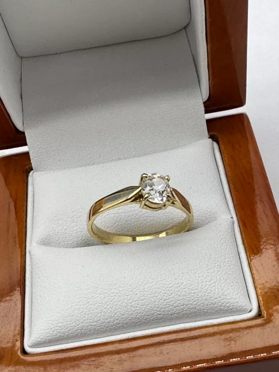 PIERŚCIONEK Z BRYLANTEM O MASIE 0,74 CT / WYCENA WROCŁAW