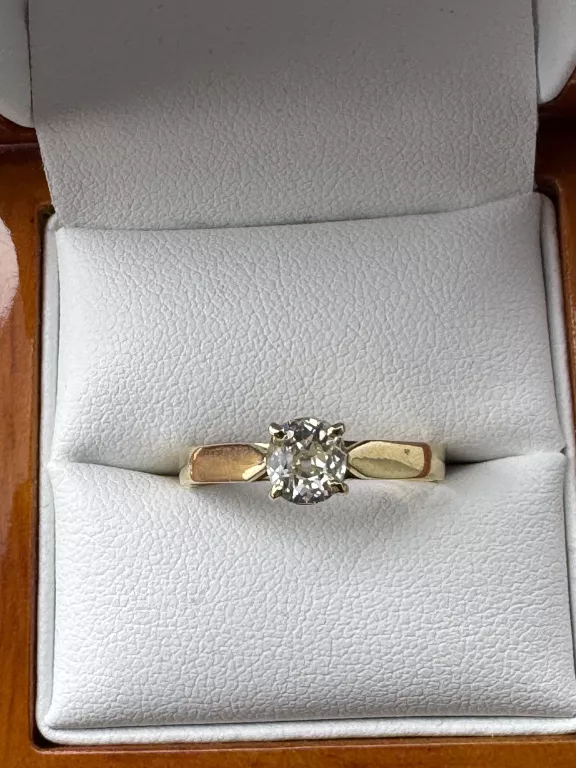 PIERŚCIONEK Z BRYLANTEM O MASIE 0,74 CT / WYCENA WROCŁAW