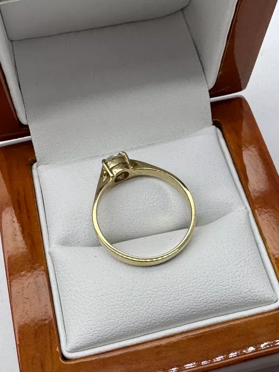 PIERŚCIONEK Z BRYLANTEM O MASIE 0,74 CT / WYCENA WROCŁAW