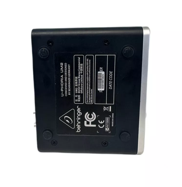 PRZEDWZMACZNIACZ MIXER MIKROFONOWY BEHRINGER U-PHORIA UM2