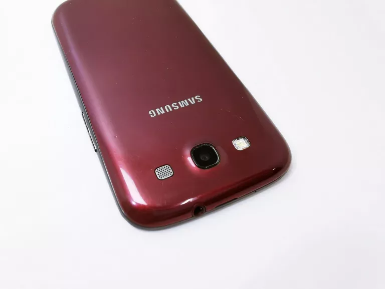 TELEFON SAMSUNG GALAXY S III 4.8" CZERWONY GT-I9300
