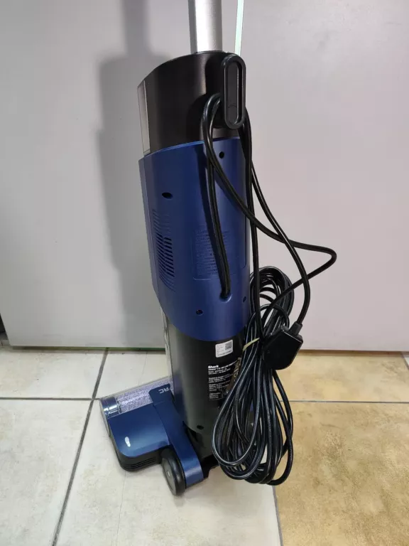 ODKURZACZ PIONOWY PRZEWODOWY MYJĄCY SHARK HYDROVAC WD110UK