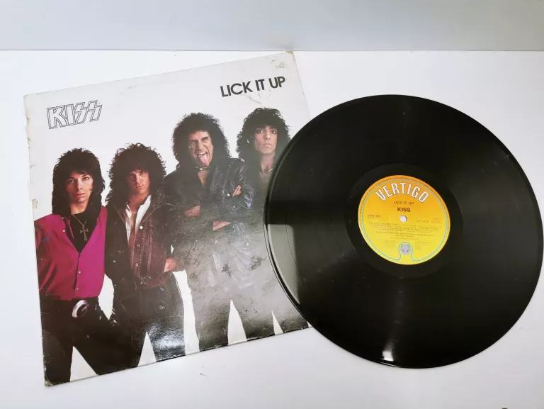 WINYL KISS LICK IT UP