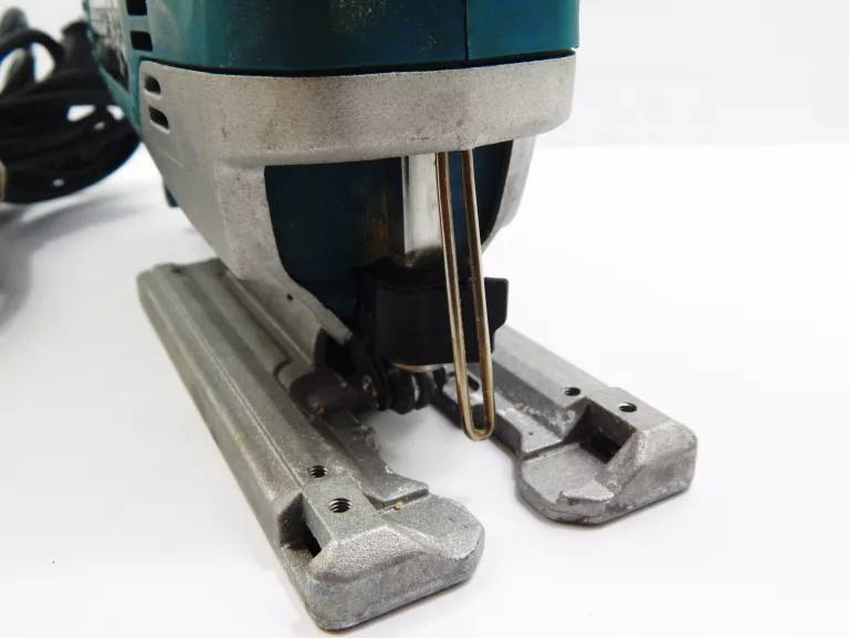 WYRZYNARKA MAKITA JV0600