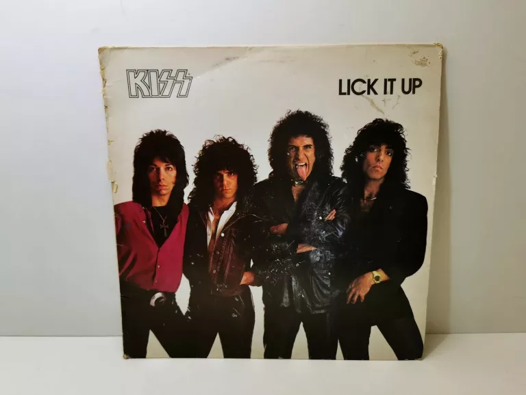 WINYL KISS LICK IT UP