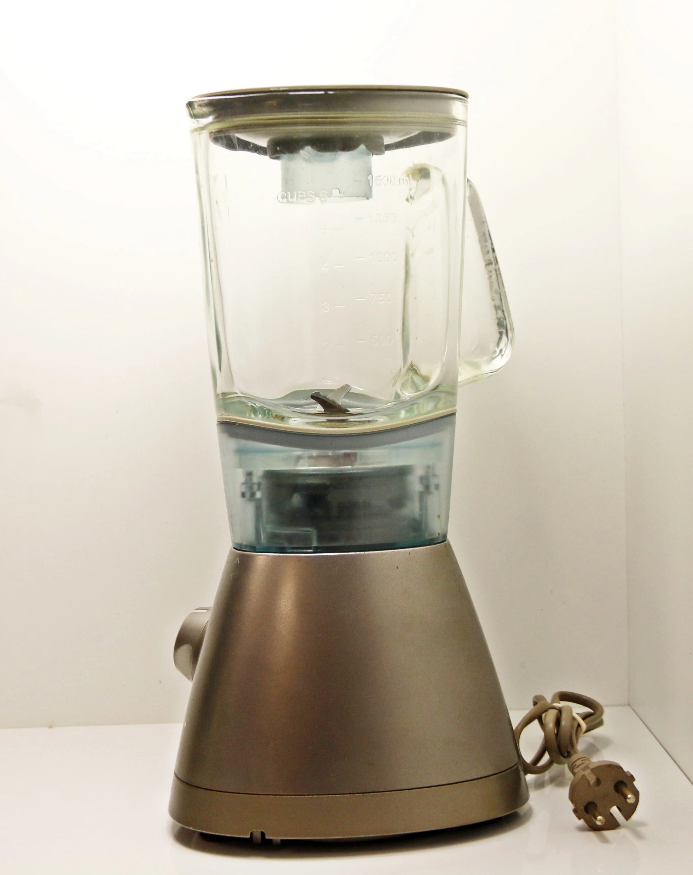 blender-electrolux-esb-4400-stan-11323-2