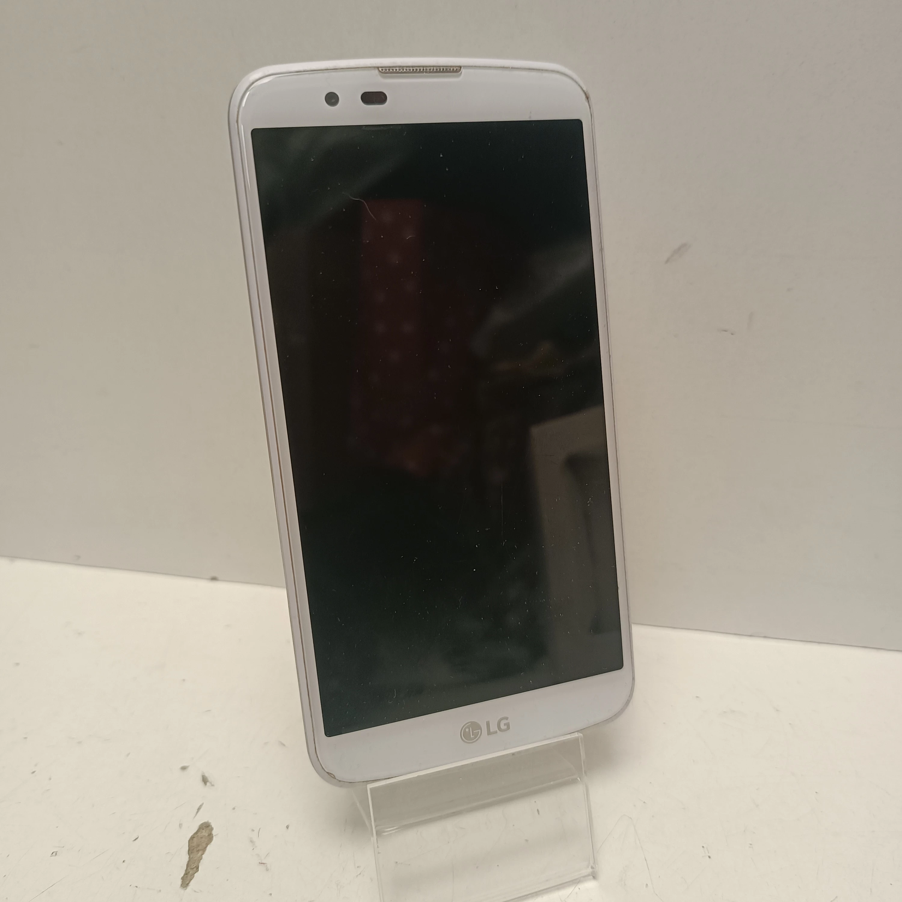 telefon-lg-k420-osiedle-teatralne-3u15-krakow