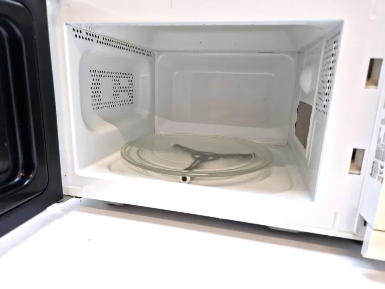 KUCHENKA MIKROFALOWA WOLNOSTOJĄCA AMICA AMSF20M1W