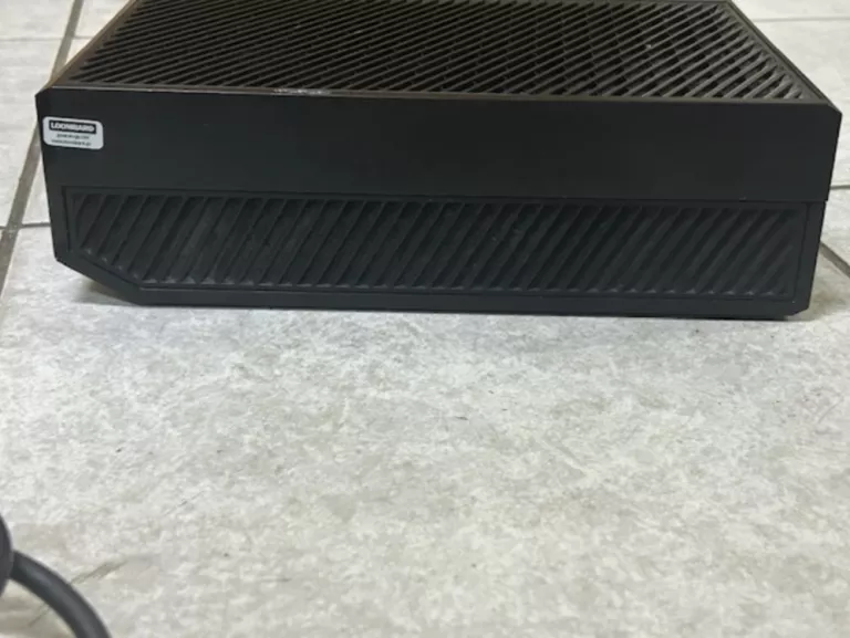 KONSOLA XBOX ONE (1540) 500GB+PAD