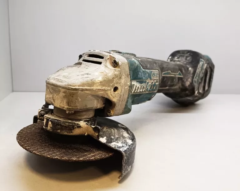 szlifierka-katowa-makita-dga513-2021r-body-ean-gtin-0085471586314