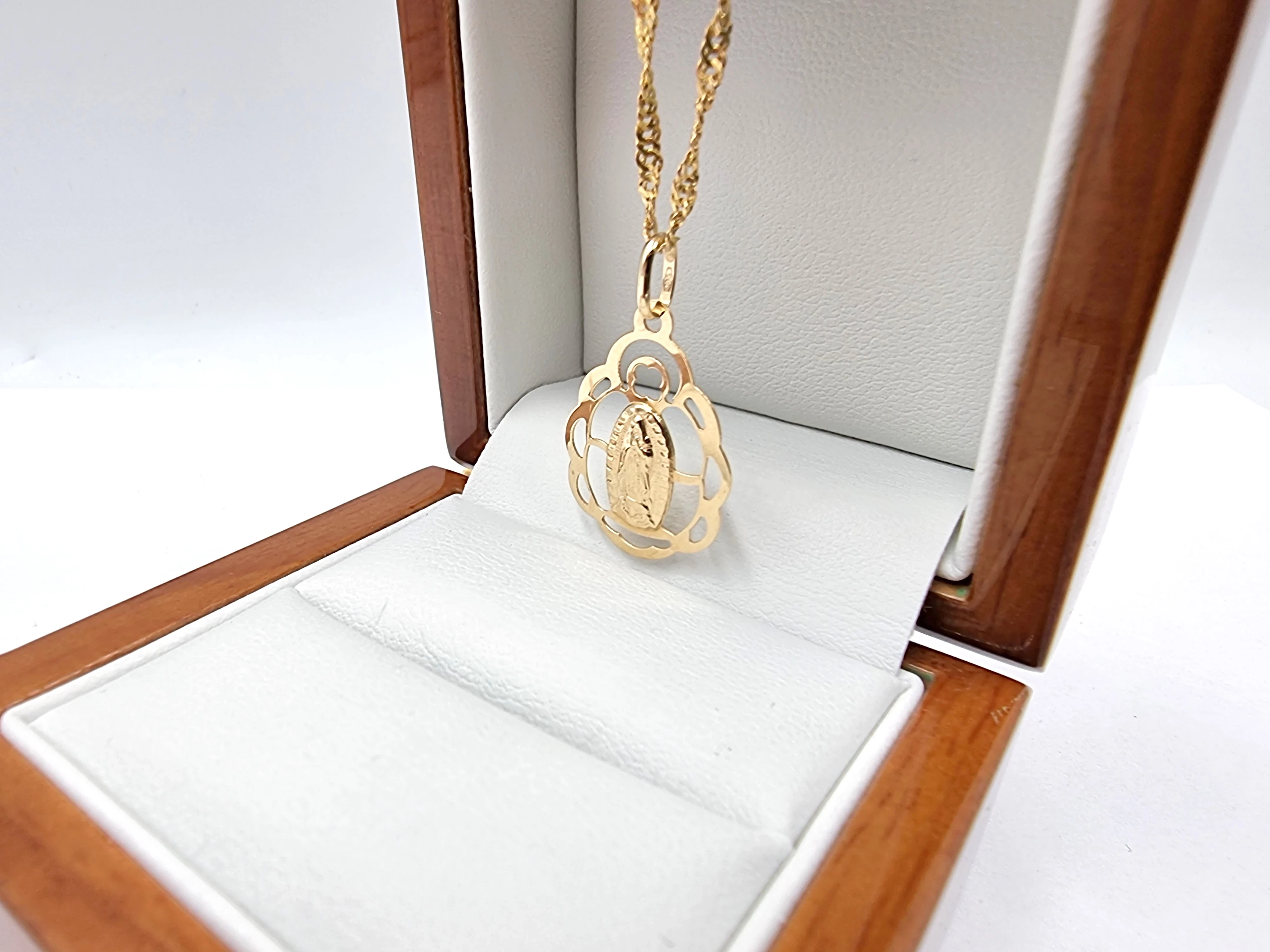 zlota-zawieszka-matka-boska-z-guadalupe-090-p585-material-15835-2