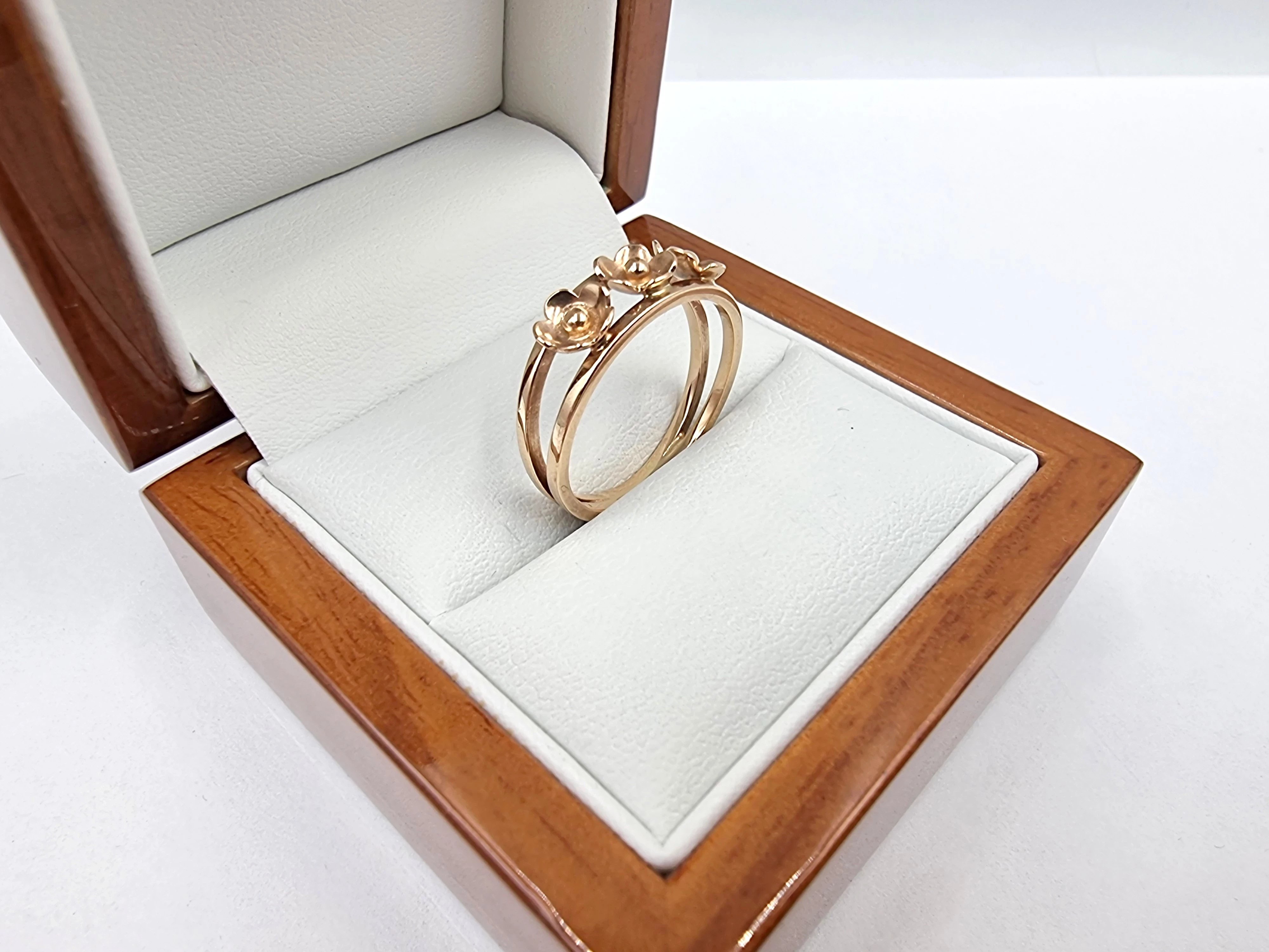 zloty-pierscionek-kwiaty-p585-332g-r17-material-15835-2