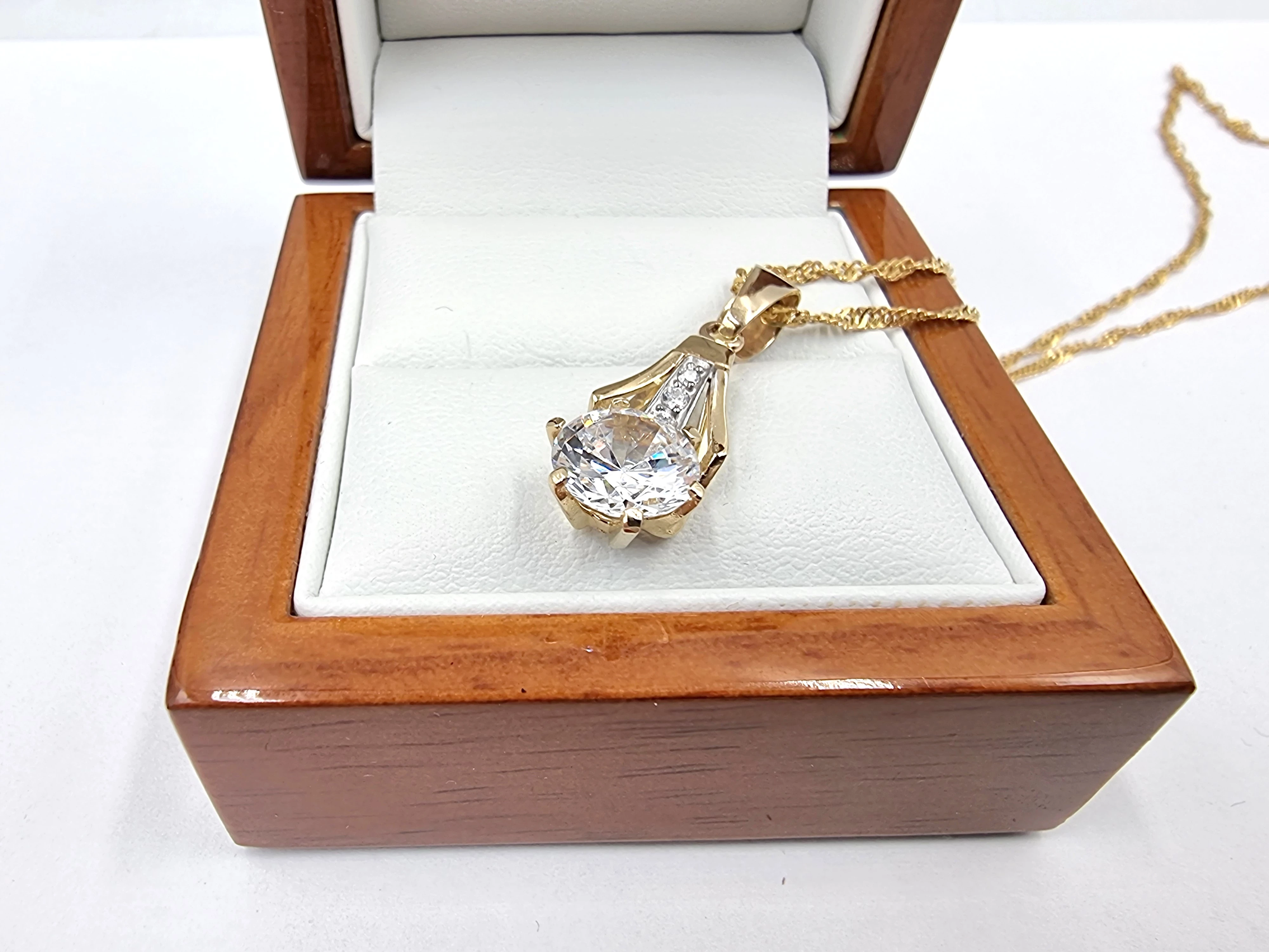 zlota-zawieszka-z-cyrkonia-p585-310g-stan-11323-2