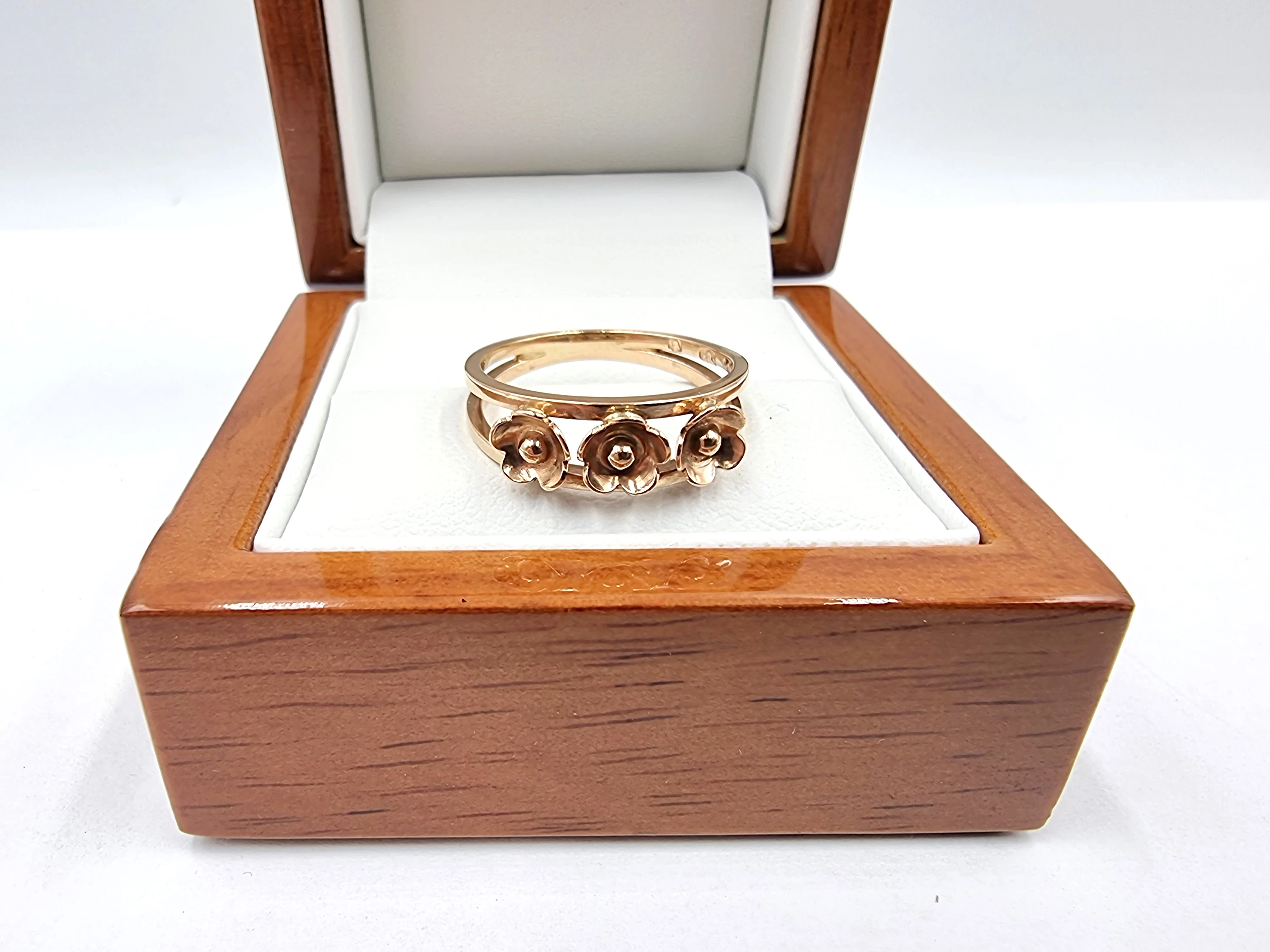 zloty-pierscionek-kwiaty-p585-332g-r17-3-maja-48-poznan-ska-x