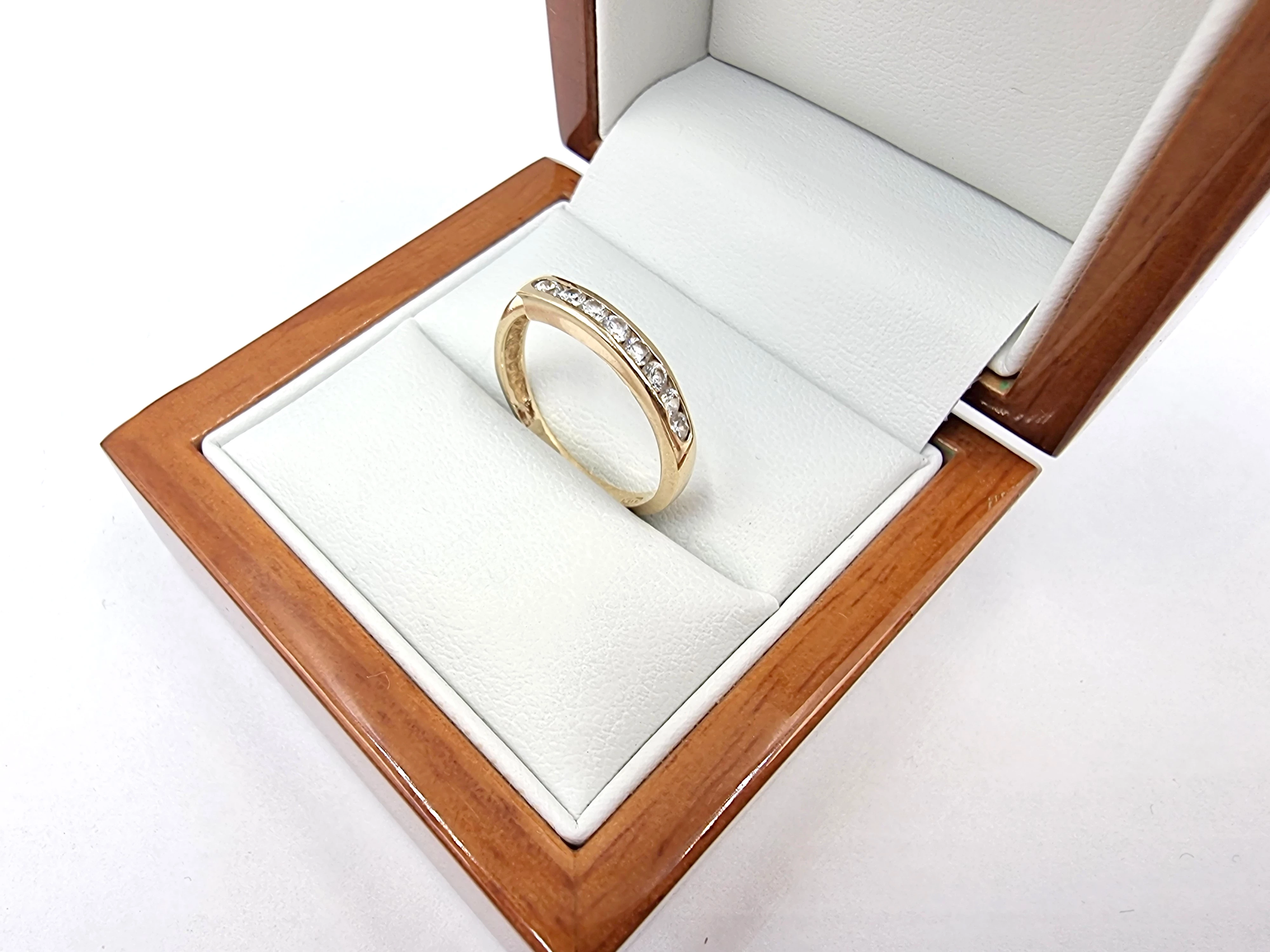 zloty-pierscionek-z-cyrkoniami-p585-245g-r17-stan-11323-2