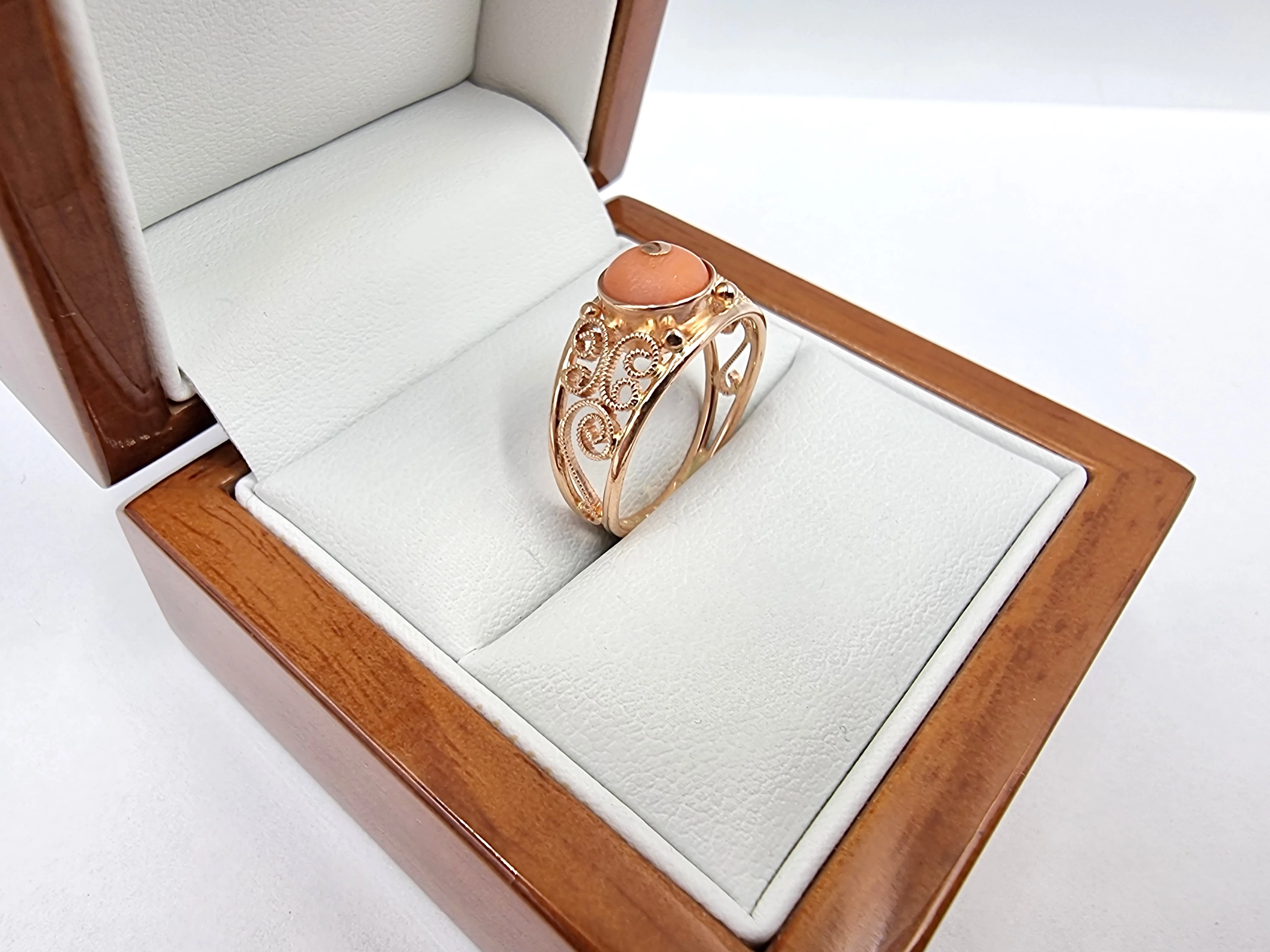 zloty-pierscionek-z-koralem-p585-304g-r14-kamien-17088-32