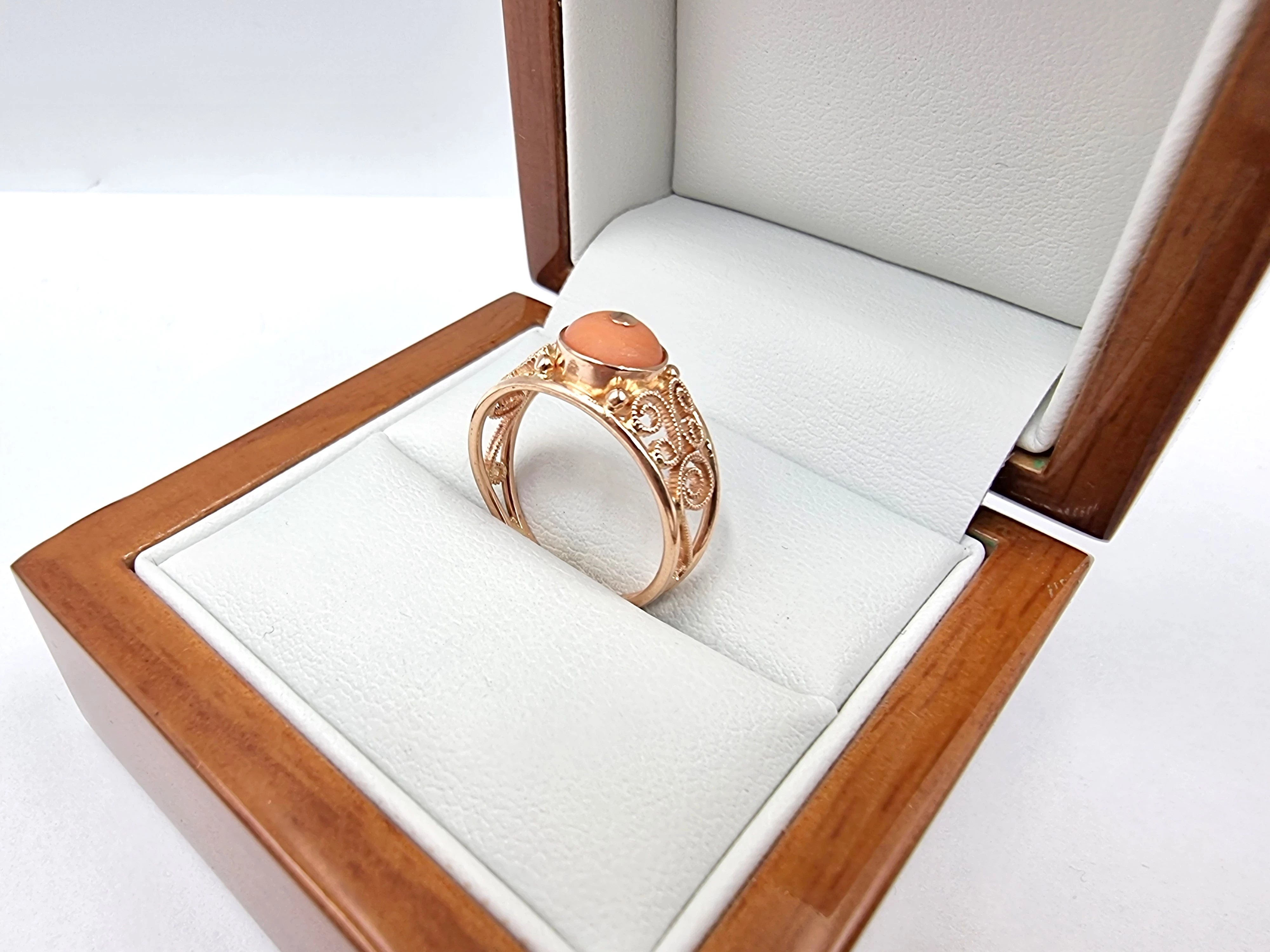 zloty-pierscionek-z-koralem-p585-304g-r14-material-15835-524288