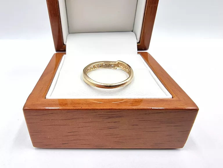 zloty-pierscionek-z-cyrkoniami-p585-245g-r17-material-15835-2