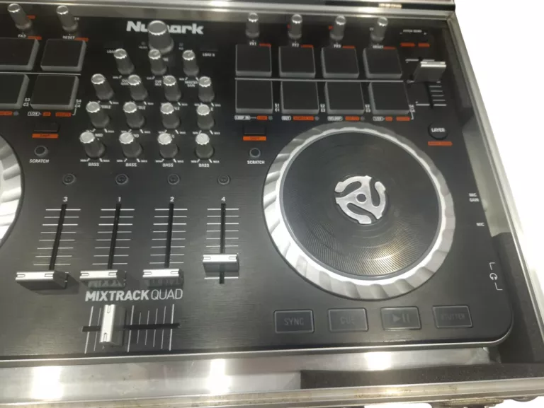 KONSOLA DJ-SKA 4 KANAŁOWA NUMARK MIXTRACK QUAD MIX TRACK