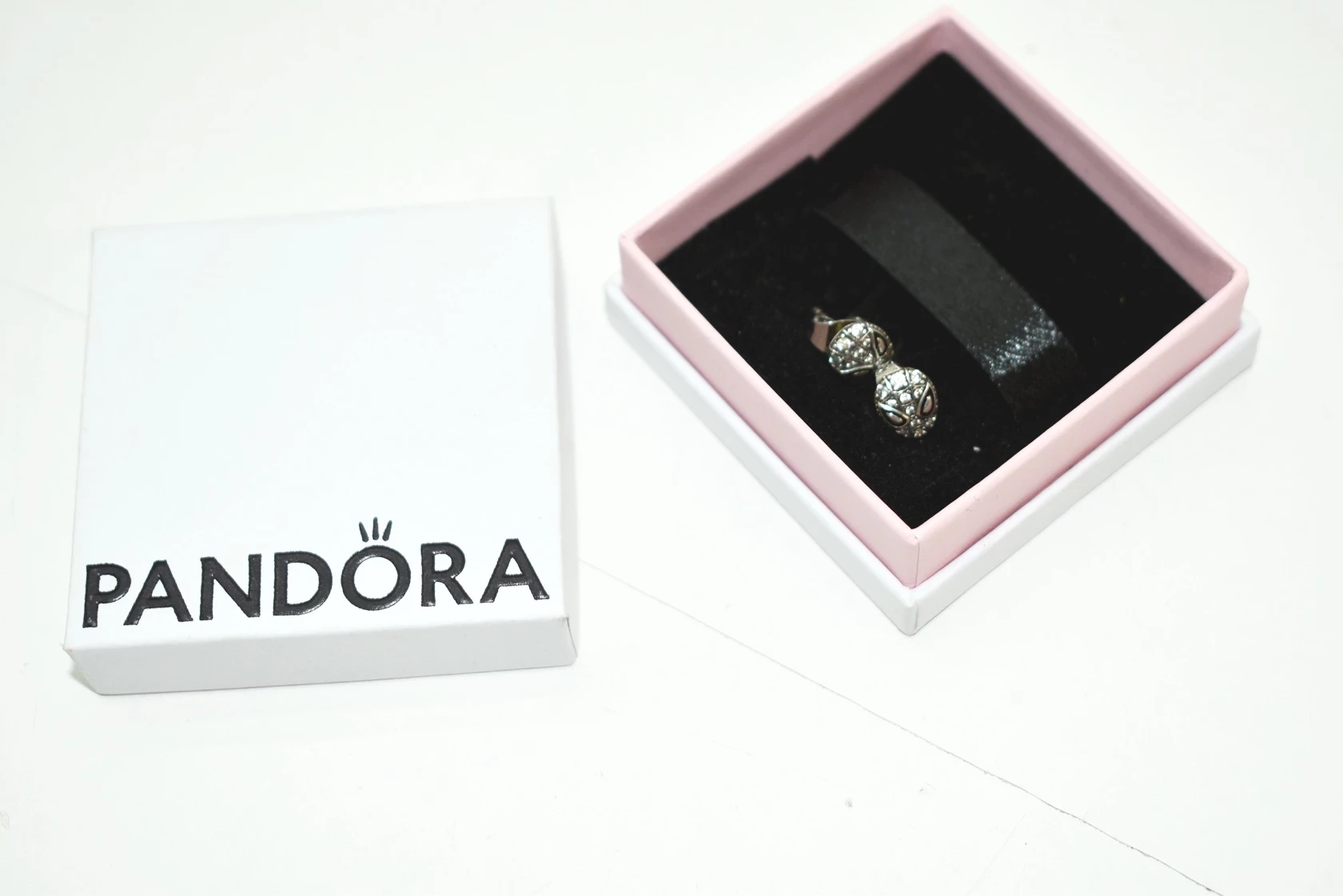 srebrne-kolczyki-pandora-spiderman-marvel-stan-11323-2