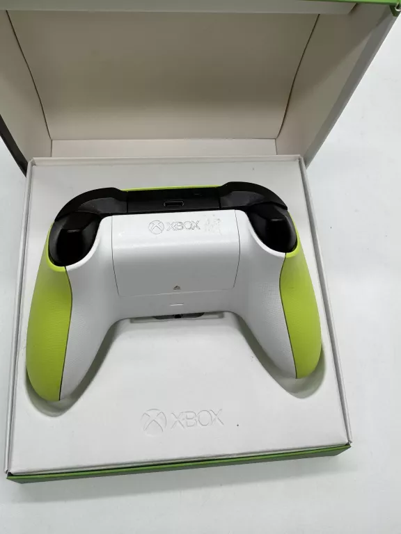 PAD DO KONSOLI XBOX ONE - ZIELONY