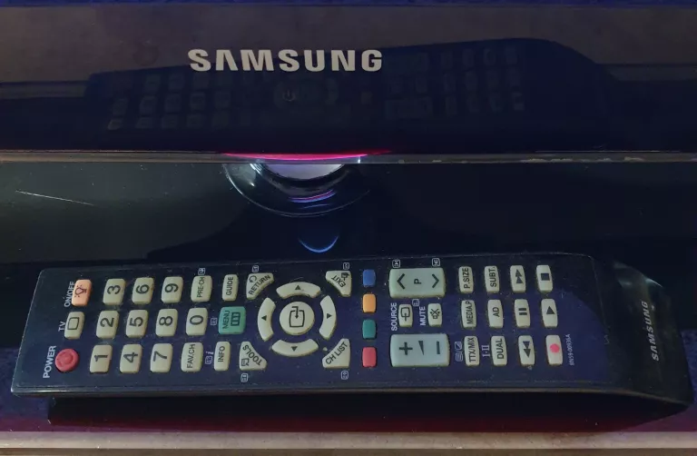 TELEWIZOR SAMSUNG 32 CALE UE32B6000VWXXH PILOT