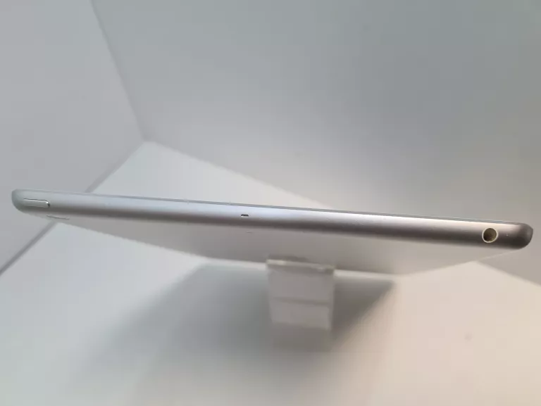 tablet-apple-ipad-air-32gb-kod-producenta-md789fdb
