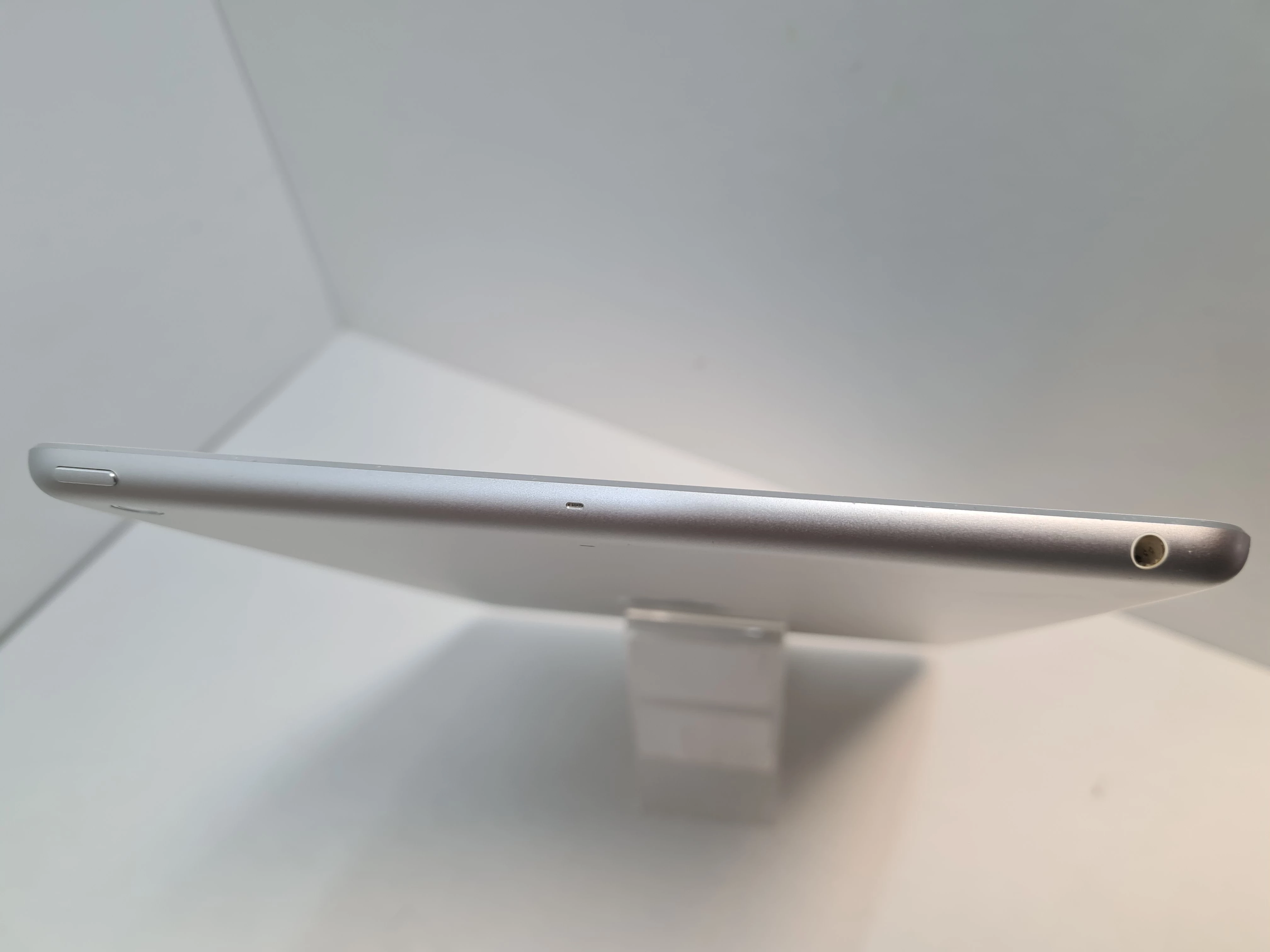 tablet-apple-ipad-air-32gb-kod-producenta-md789fdb