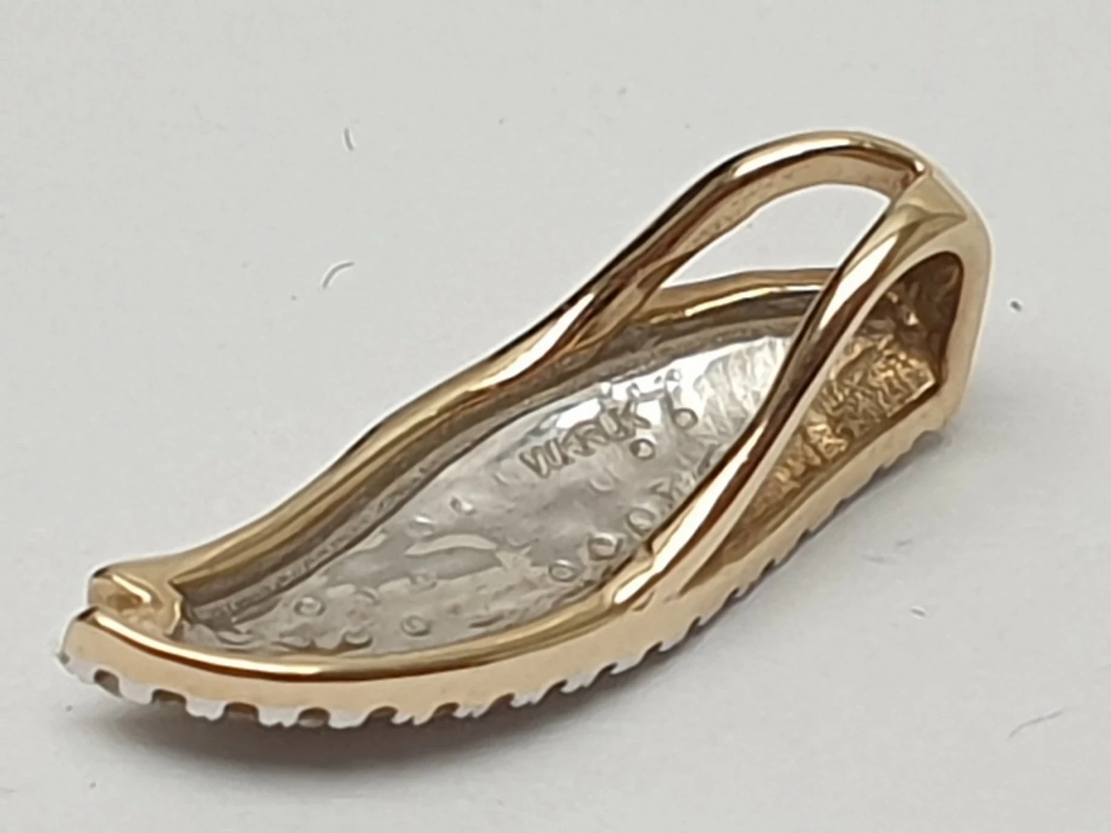 delikatna-zlota-zawieszka-z-diamentami-wkruk-006ct-585-kamien-17088-8388608
