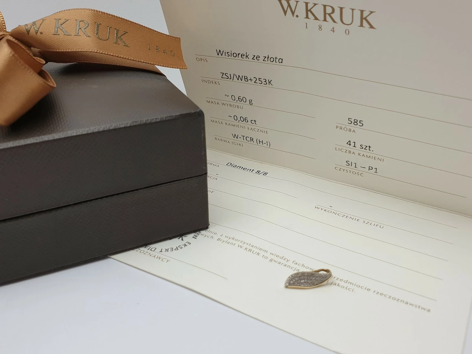 delikatna-zlota-zawieszka-z-diamentami-wkruk-006ct-585-cechy-207006-4